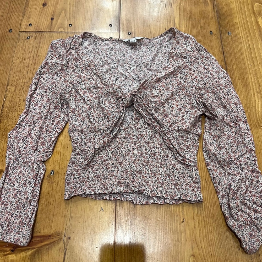 American Eagle Floral Crop Top Small S Tie Front Smocked‎ Long Sleeve Blouse A10
